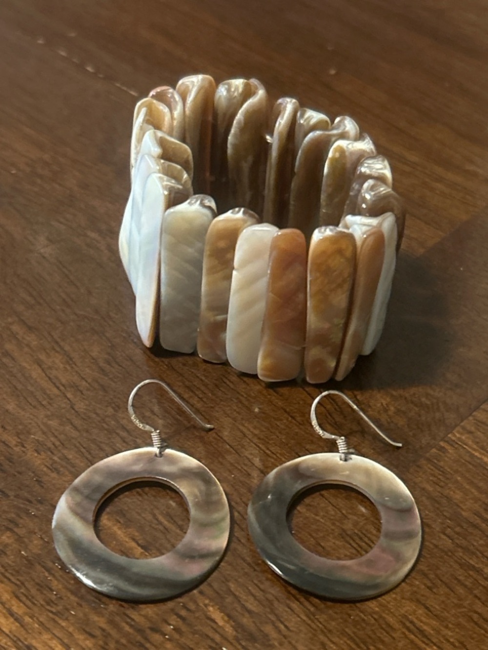 Coastal Shell Jewelry Set – Bracelet + Earrings ✨